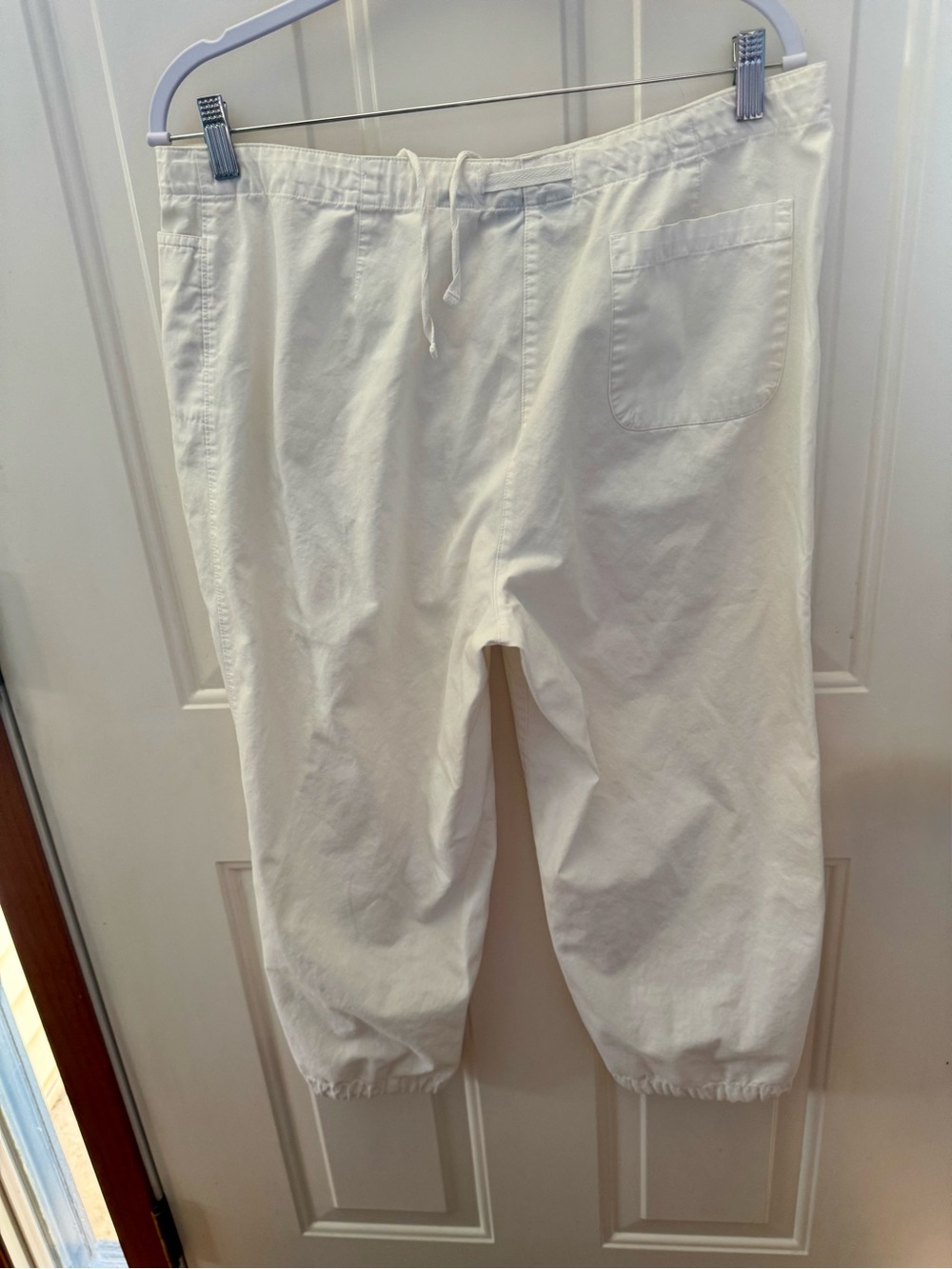 Cropped White Drawstring Capris - Picture 2 of 3